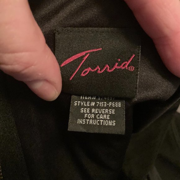 Vintage 2000s Torrid Zipper Back Little Black Dress - Picture 8 of 15